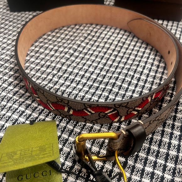 Men’s Gucci belt - Picture 2 of 3